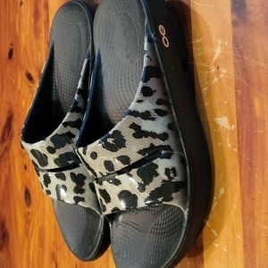 Oofos recovery slides